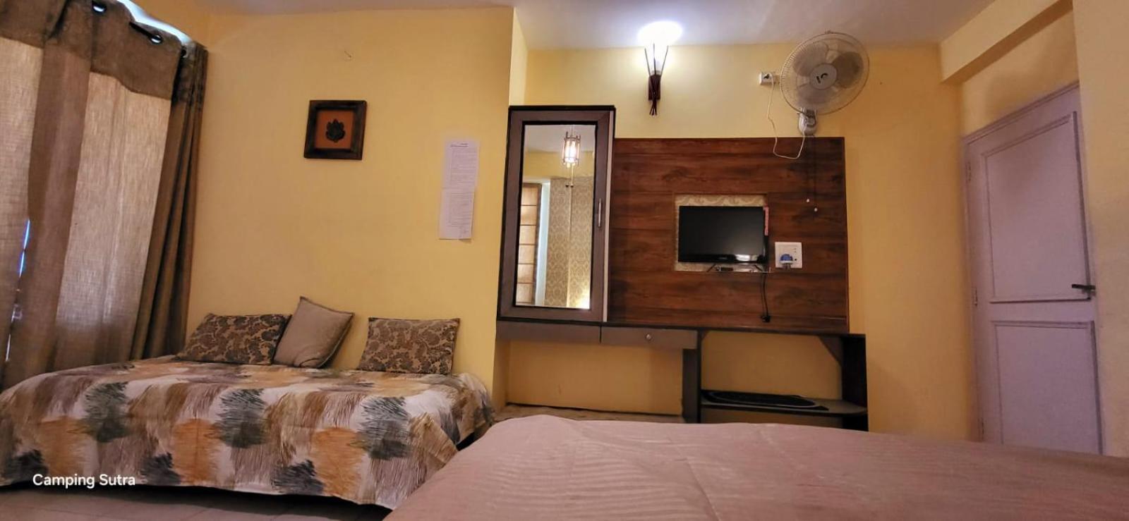 Hotel The Club Nine Mukteshwar Exterior photo