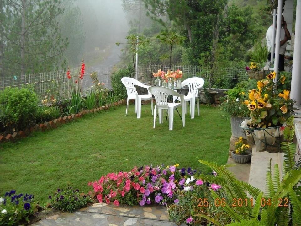 Hotel The Club Nine Mukteshwar Exterior photo